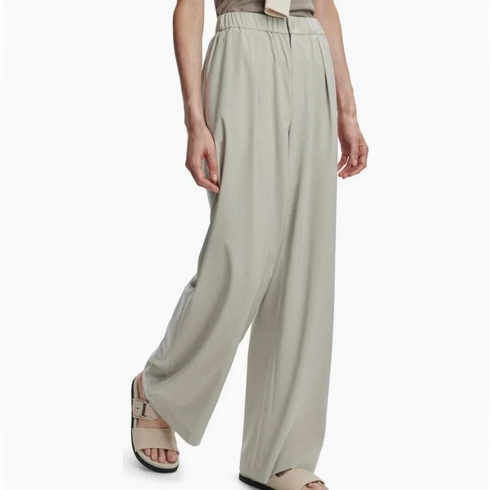 Varley NWT Kayson Wide Leg 29.5‎ Light Tan Pants Size XL